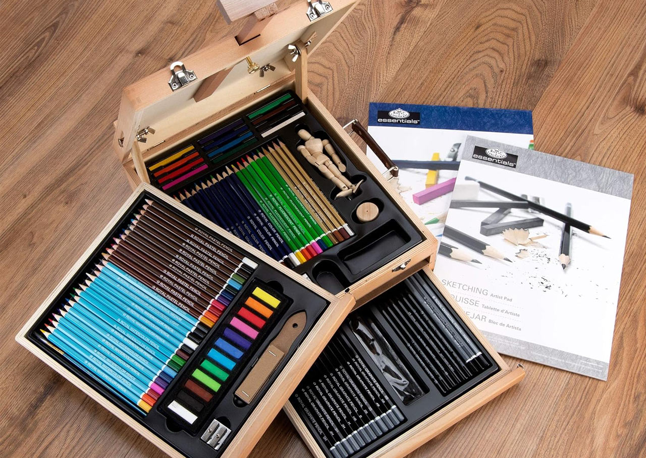 Royal Langnickel Sketch & Draw Art Set, shown open